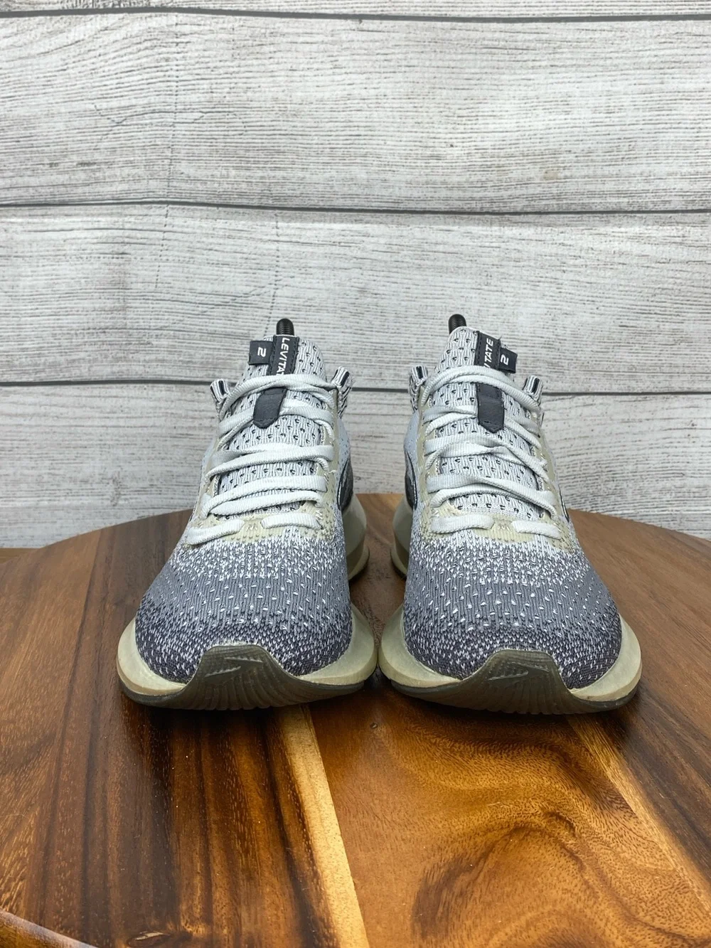 Brooks levitate ebony